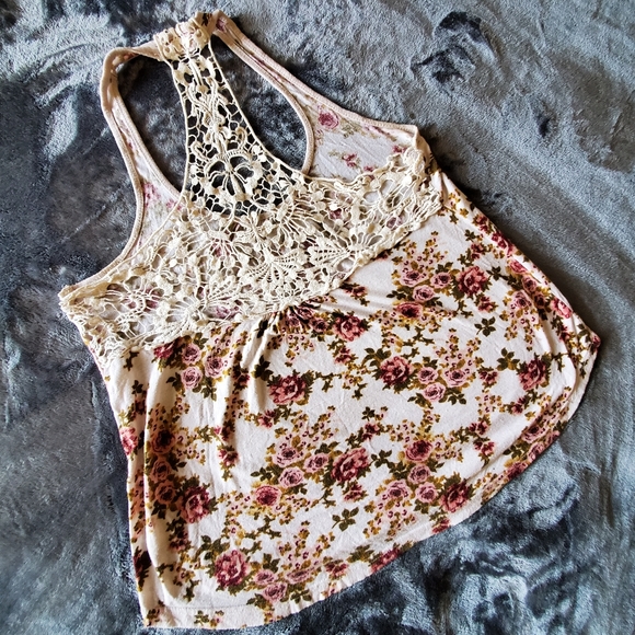 Vintage Floral Blouse - Picture 2 of 5